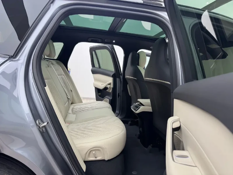 NIO EL6  ES6  , снимка 11 - Автомобили и джипове - 53128593