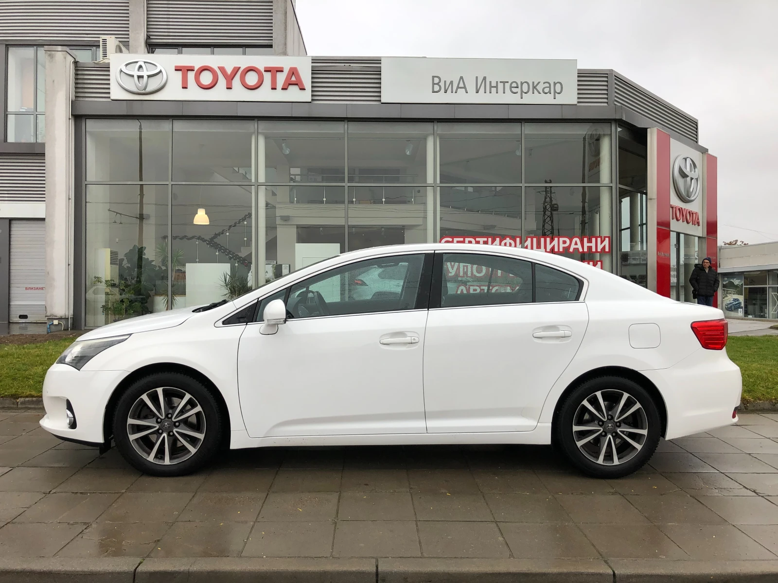 Toyota Avensis 2.2 D-4D Executive - изображение 3