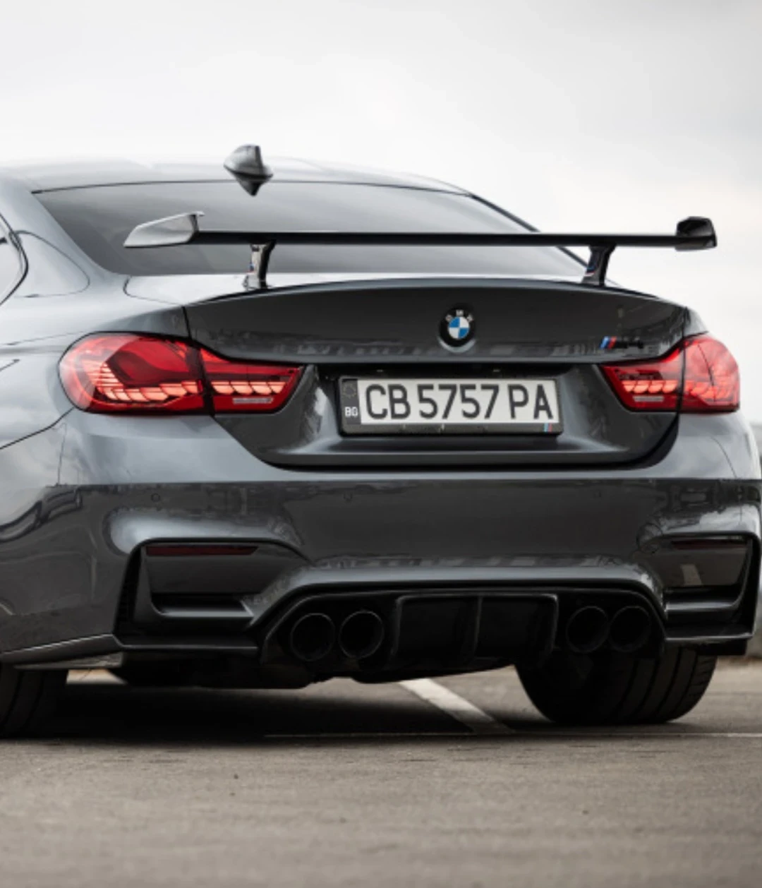 BMW M4  COMPETITION - изображение 4