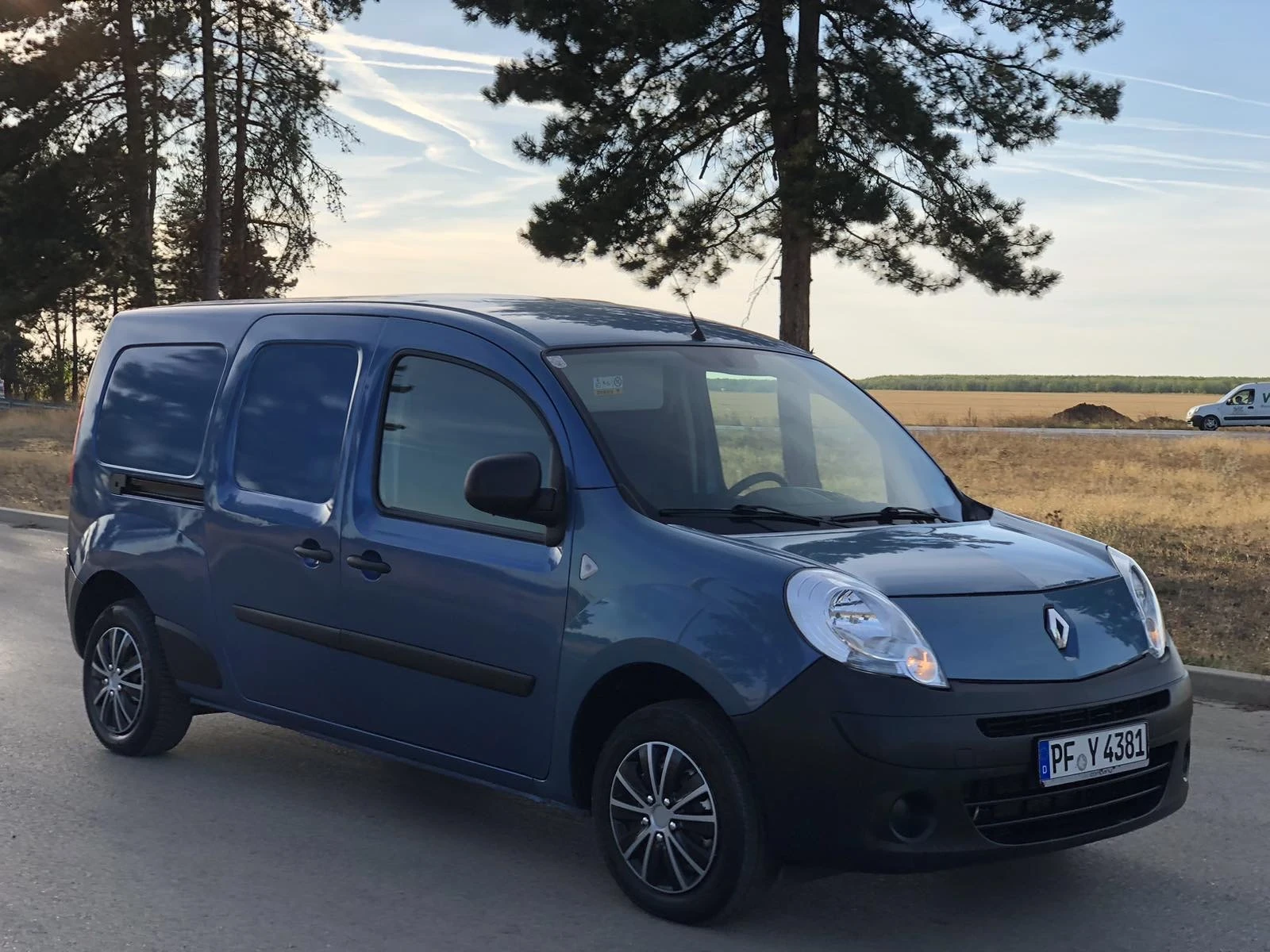 Renault Kangoo MAXI-БАЗА 1.5 DCI 90kc - изображение 3