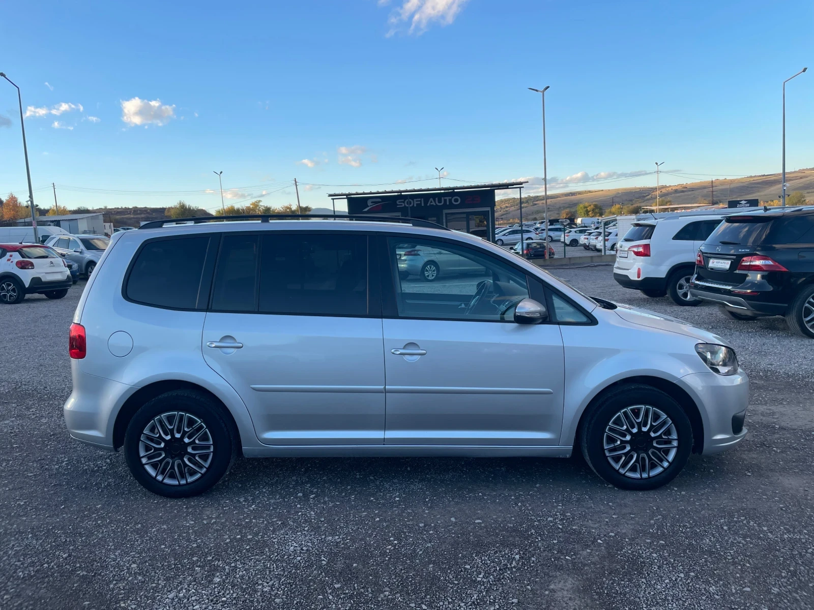 VW Touran 1.6TDI 6+ 1 HIGHLINE NAVI | Mobile.bg — изображение 11