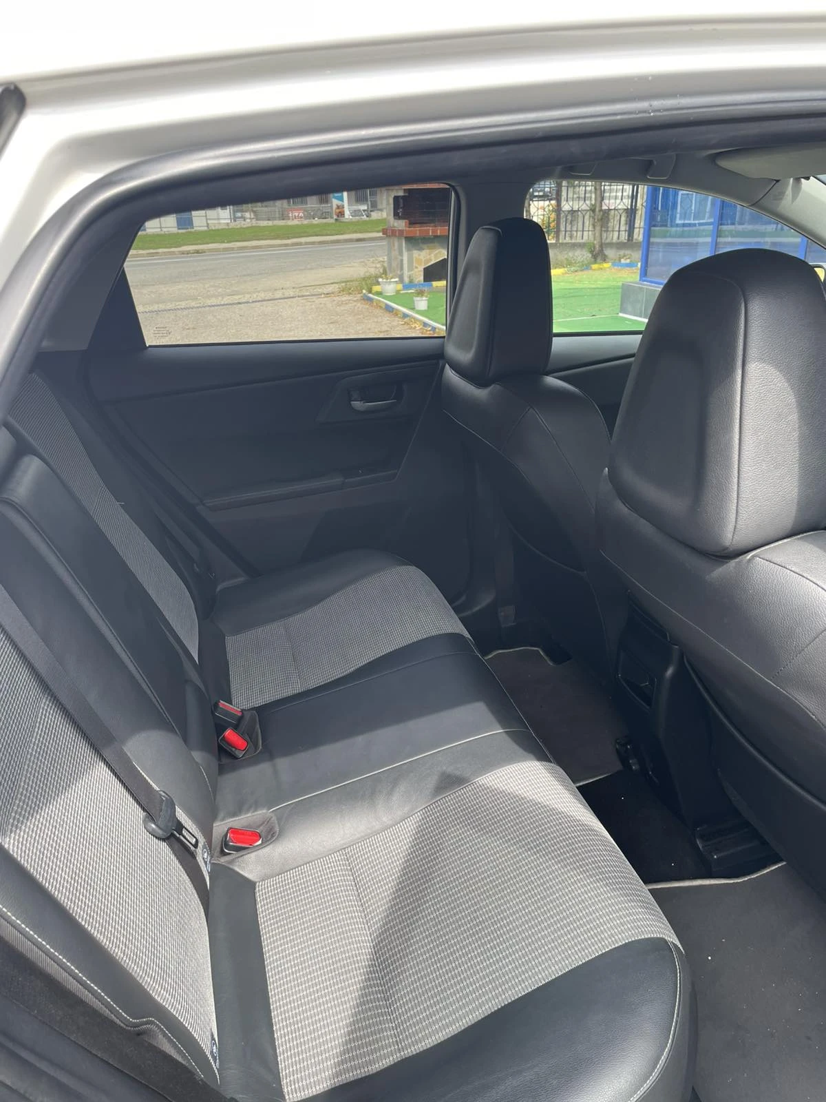 Toyota Auris | Mobile.bg � ����������� 10