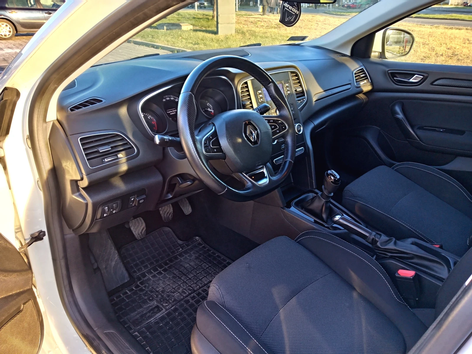 Renault Megane 1.6i Limo ���-������ | Mobile.bg � ����������� 9