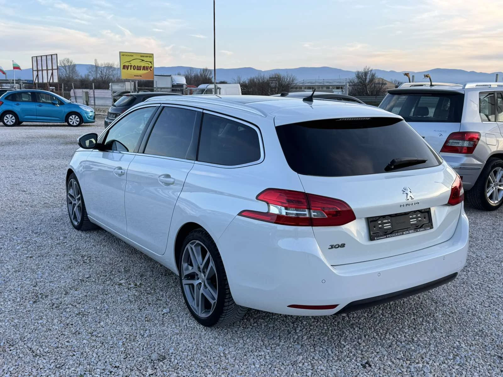 Peugeot 308 1.6 BLUE HDI GTlain, снимка 6 - Автомобили и джипове - 53864081