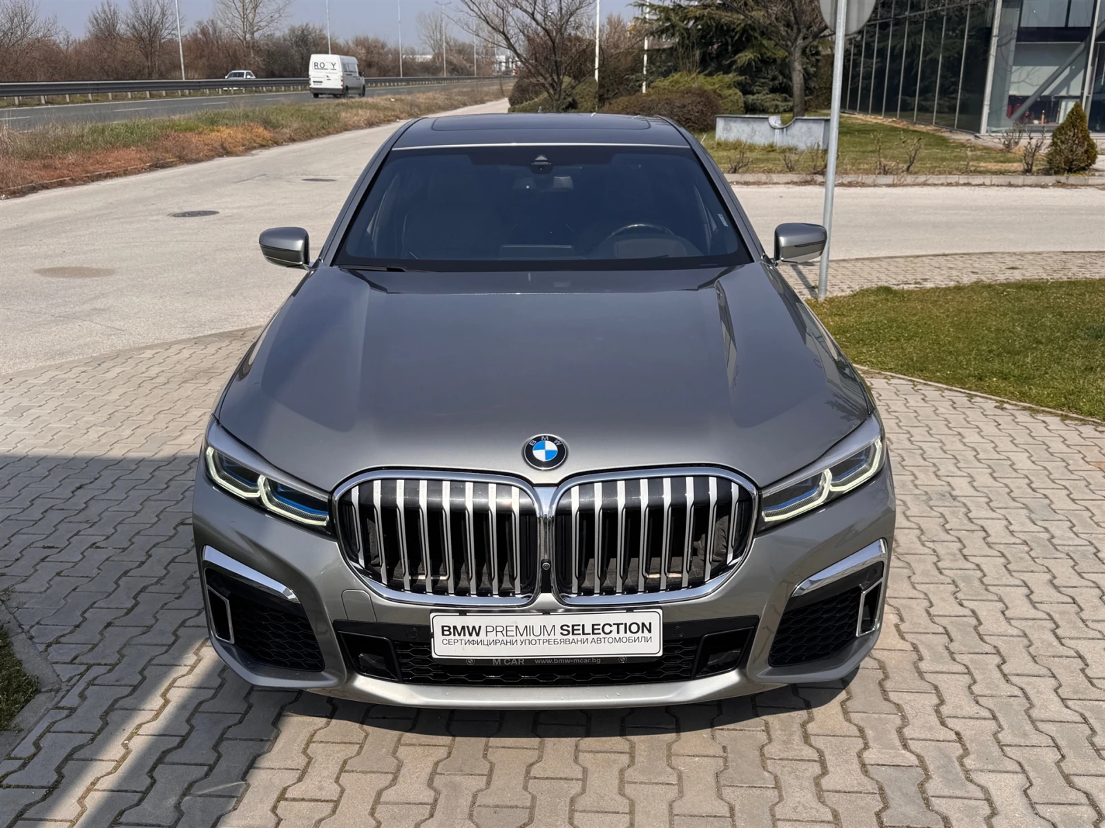 BMW 750 xDrive, снимка 8 - Автомобили и джипове - 53907749