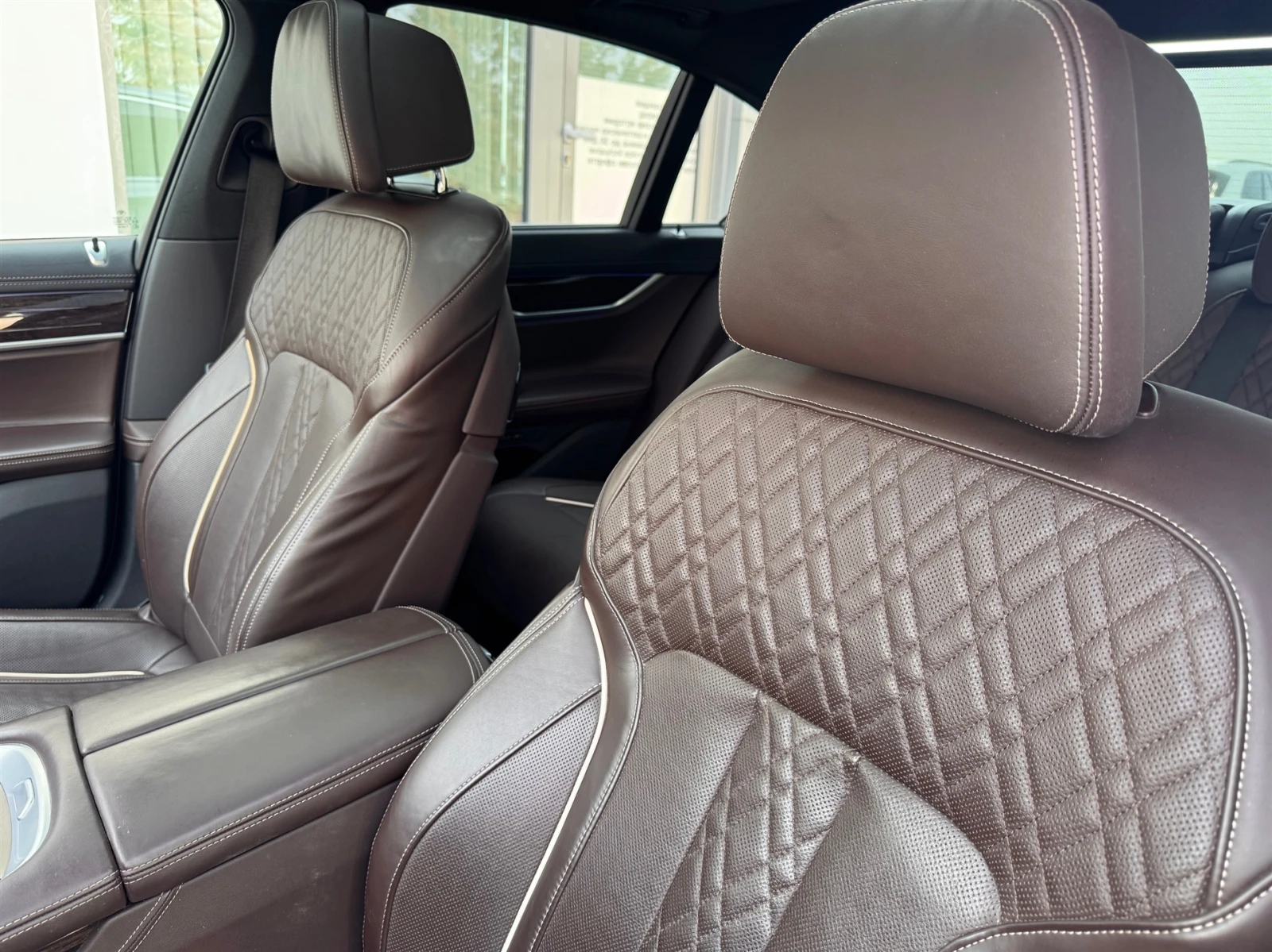 BMW 750 xDrive, снимка 14 - Автомобили и джипове - 53907749