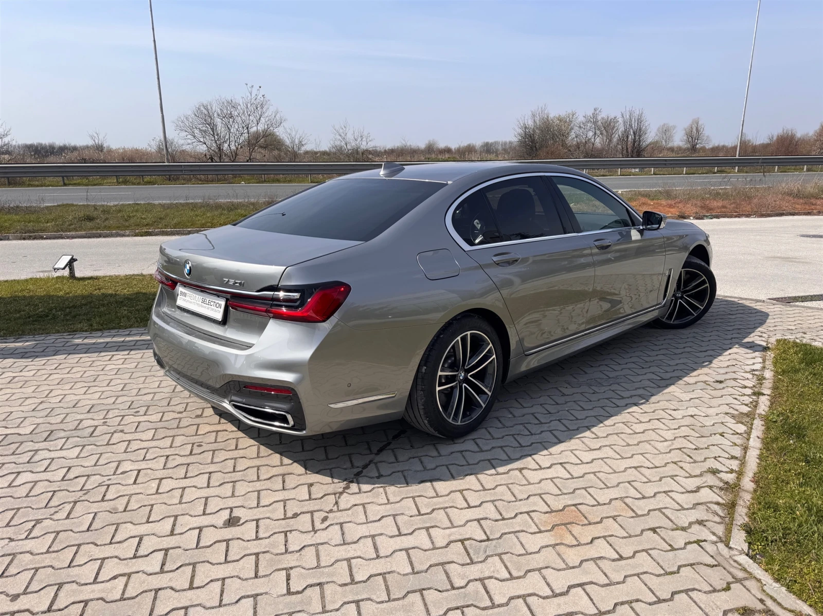 BMW 750 xDrive, снимка 2 - Автомобили и джипове - 53907749