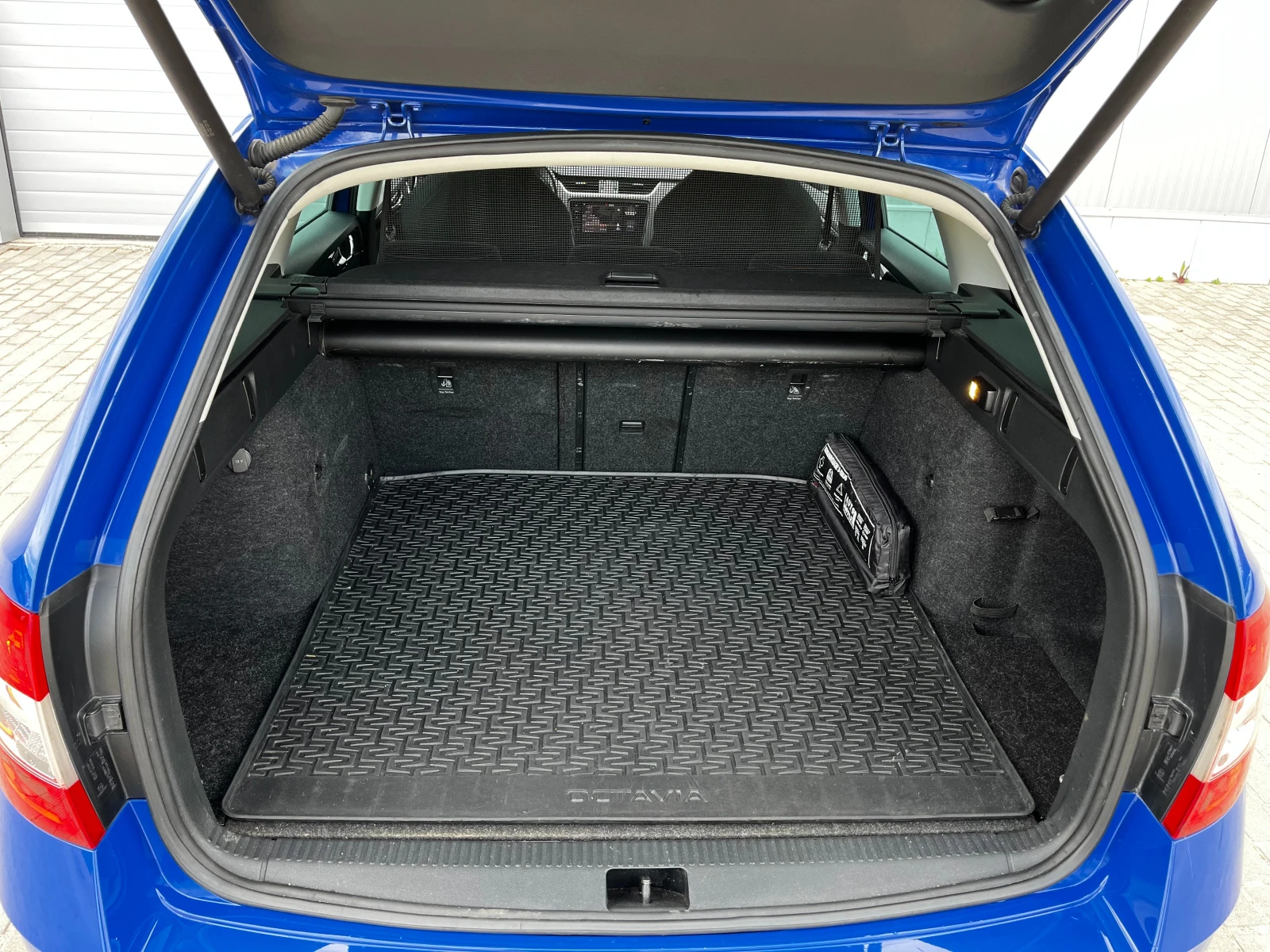 Skoda Octavia 2.0 TSI DSG-Автоматик 190к.с. ТUV Германия 8Джанти, снимка 14 - Автомобили и джипове - 54126367