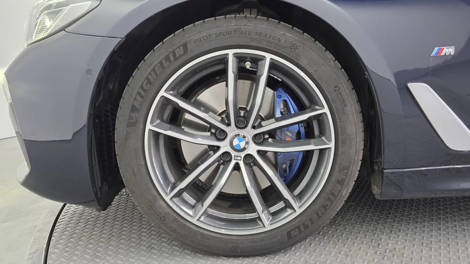 BMW 520 2023* M-PK* HEAD-UP* M-BRAKES* TWIN-TURBO* КРАЙНА , снимка 6 - Автомобили и джипове - 54441887