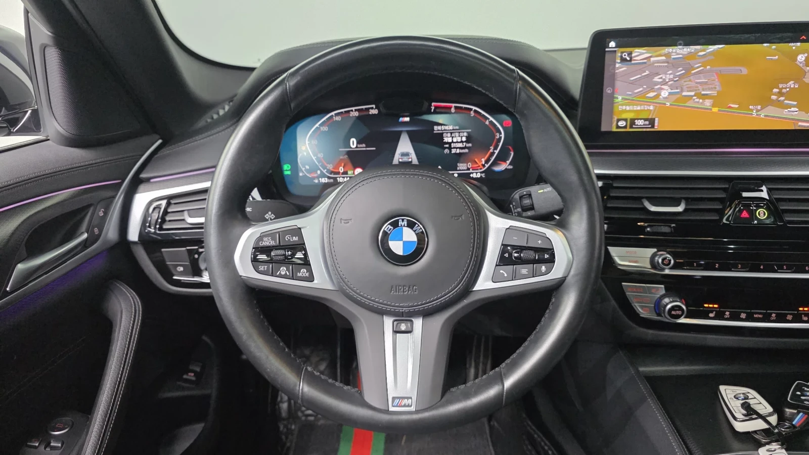 BMW 520 2023* M-PK* HEAD-UP* M-BRAKES* TWIN-TURBO* КРАЙНА , снимка 8 - Автомобили и джипове - 54441887