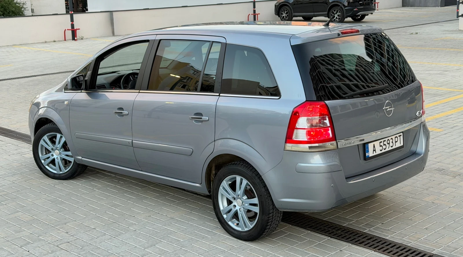 Opel Zafira 1.8 ГАЗ/БЕНЗИН, снимка 4 - Автомобили и джипове - 55590197