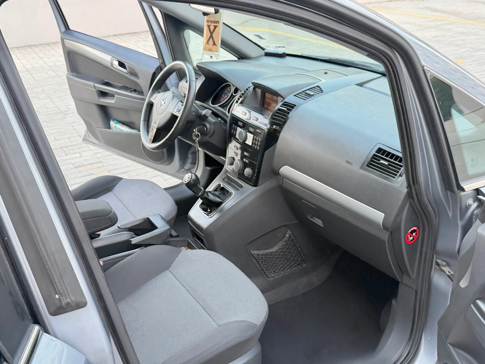 Opel Zafira 1.8 ГАЗ/БЕНЗИН, снимка 11 - Автомобили и джипове - 55590197