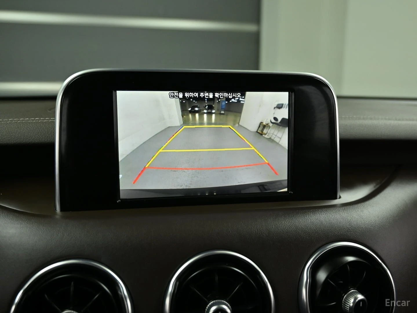 Kia Stinger * ПАНО* KEYLESS* Camera* ПОДГРЕВ* , снимка 14 - Автомобили и джипове - 55656634