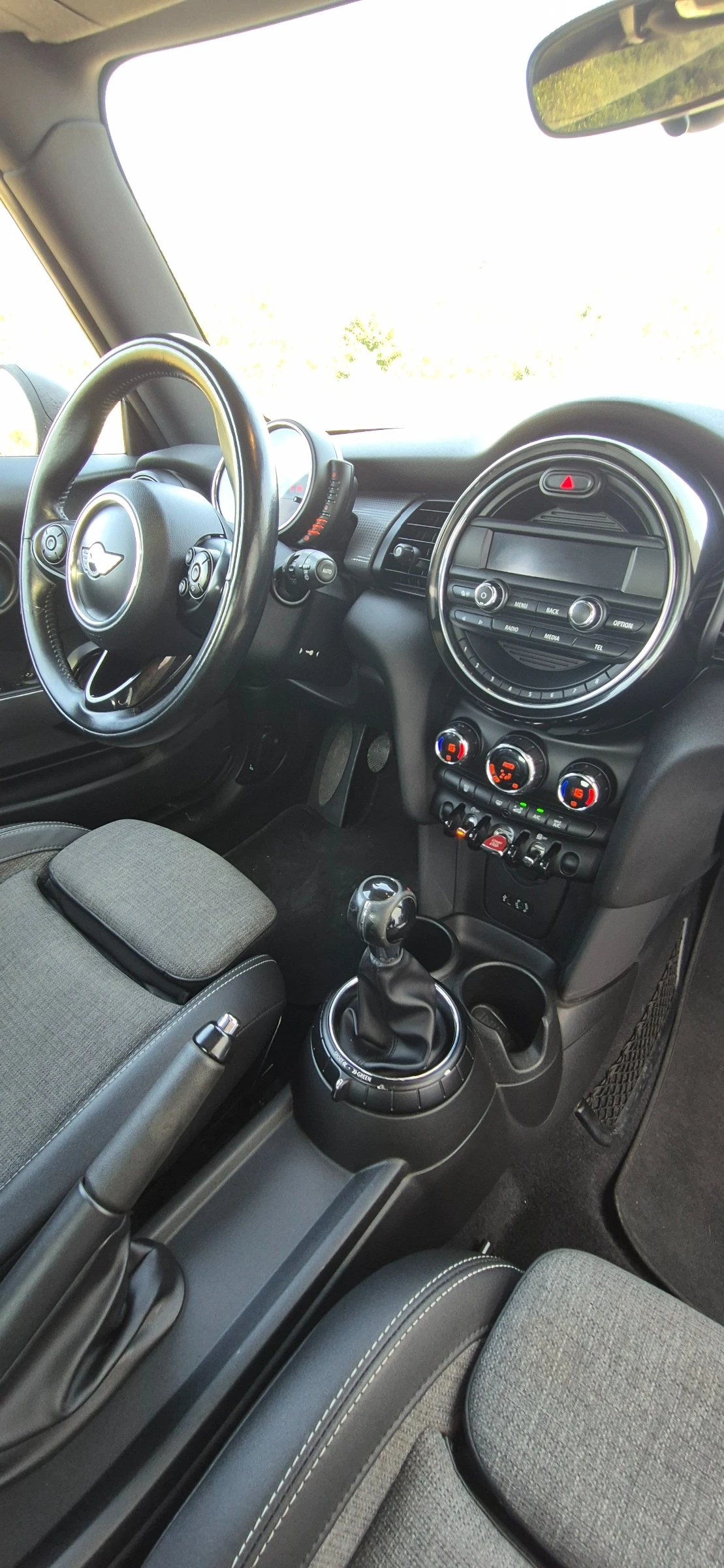Mini One 1.2i TwinPower Turbo 102к.с, снимка 15 - Автомобили и джипове - 55988317