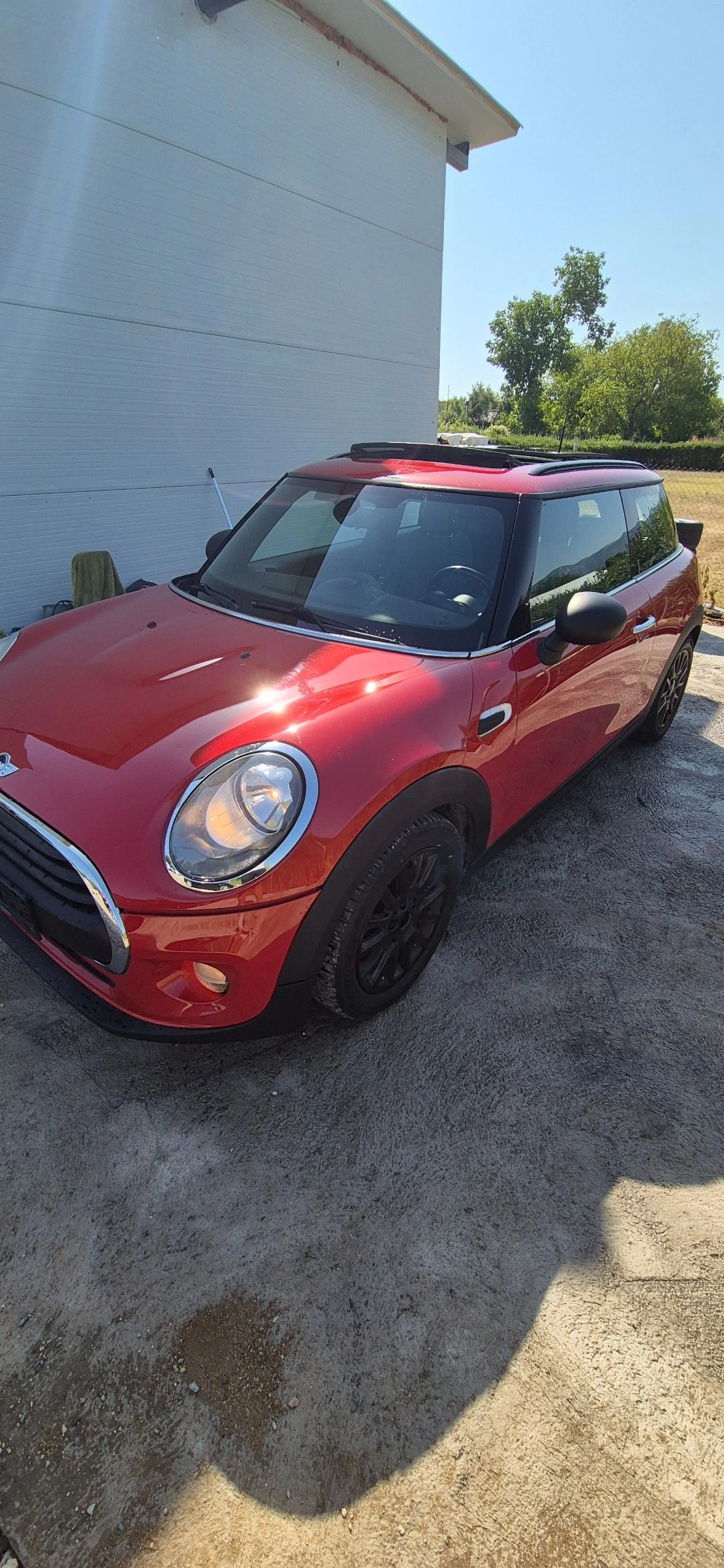 Mini One 1.2i Turbo* Панорама* ел.шибидах* спортен салон* , снимка 3 - Автомобили и джипове - 55988317