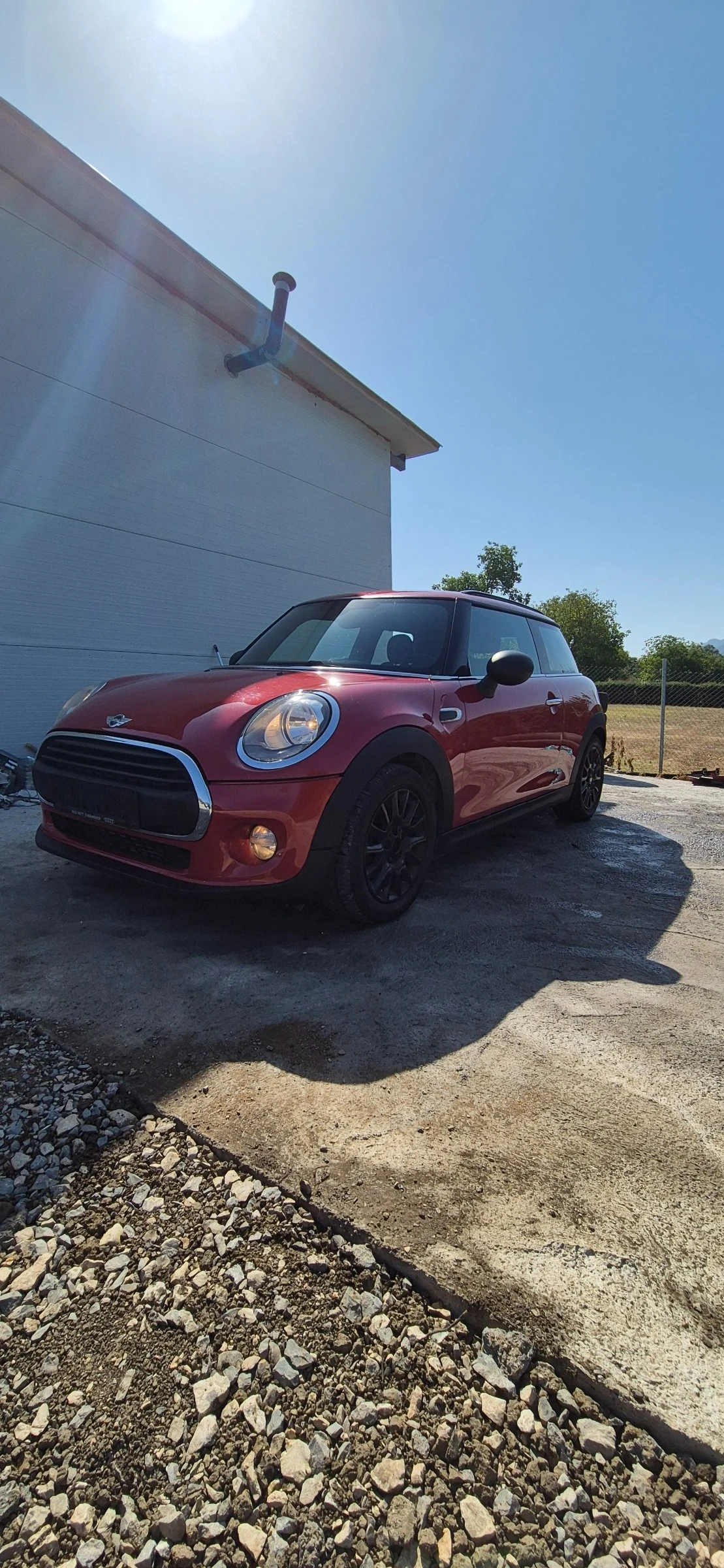 Mini One 1.2i Turbo* Панорама* ел.шибидах* спортен салон* , снимка 11 - Автомобили и джипове - 55988317