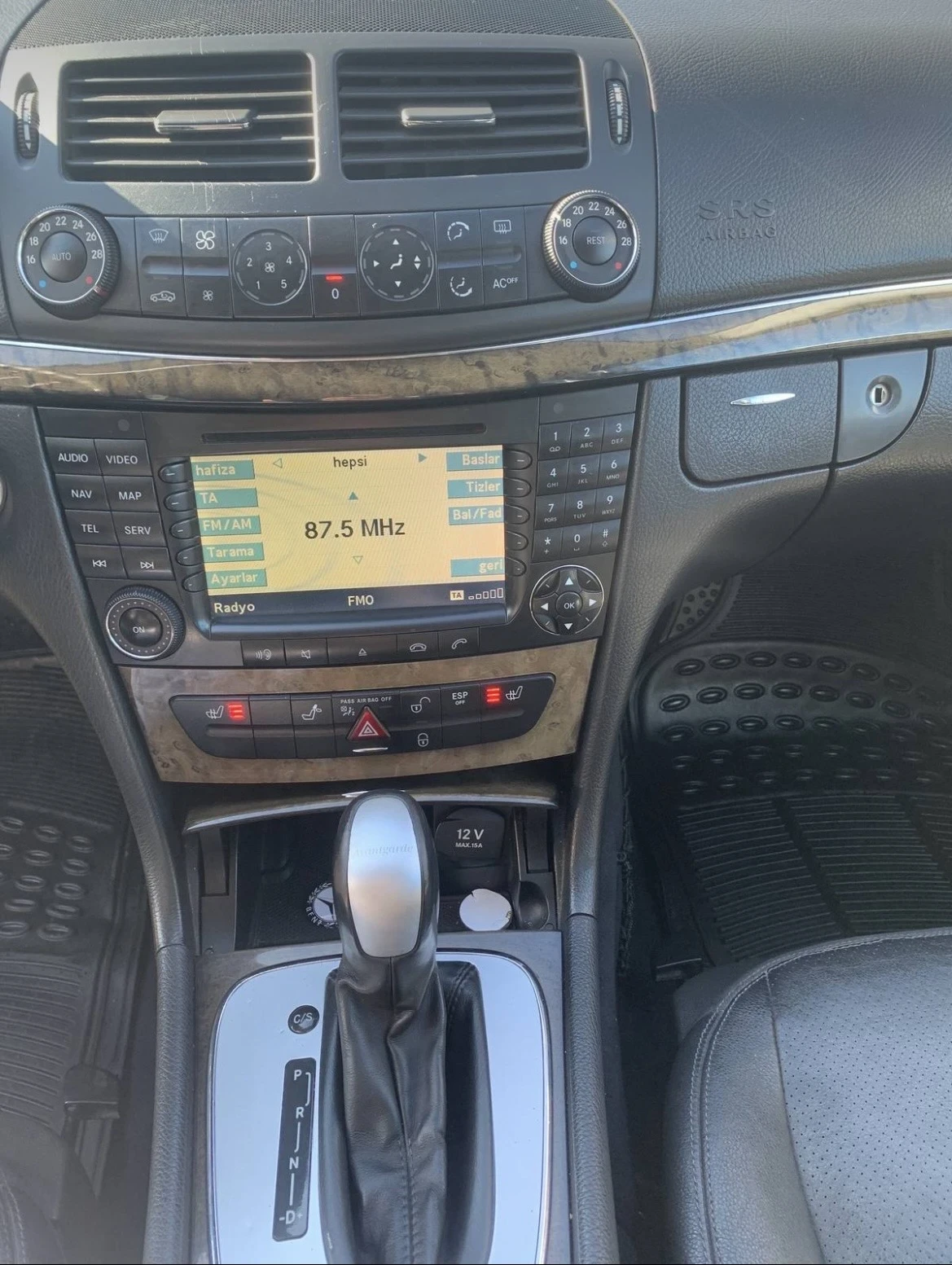 Mercedes-Benz E 320, снимка 4 - Автомобили и джипове - 56166469