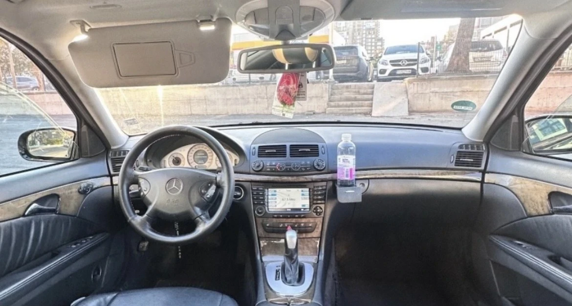 Mercedes-Benz E 320, снимка 6 - Автомобили и джипове - 56166469