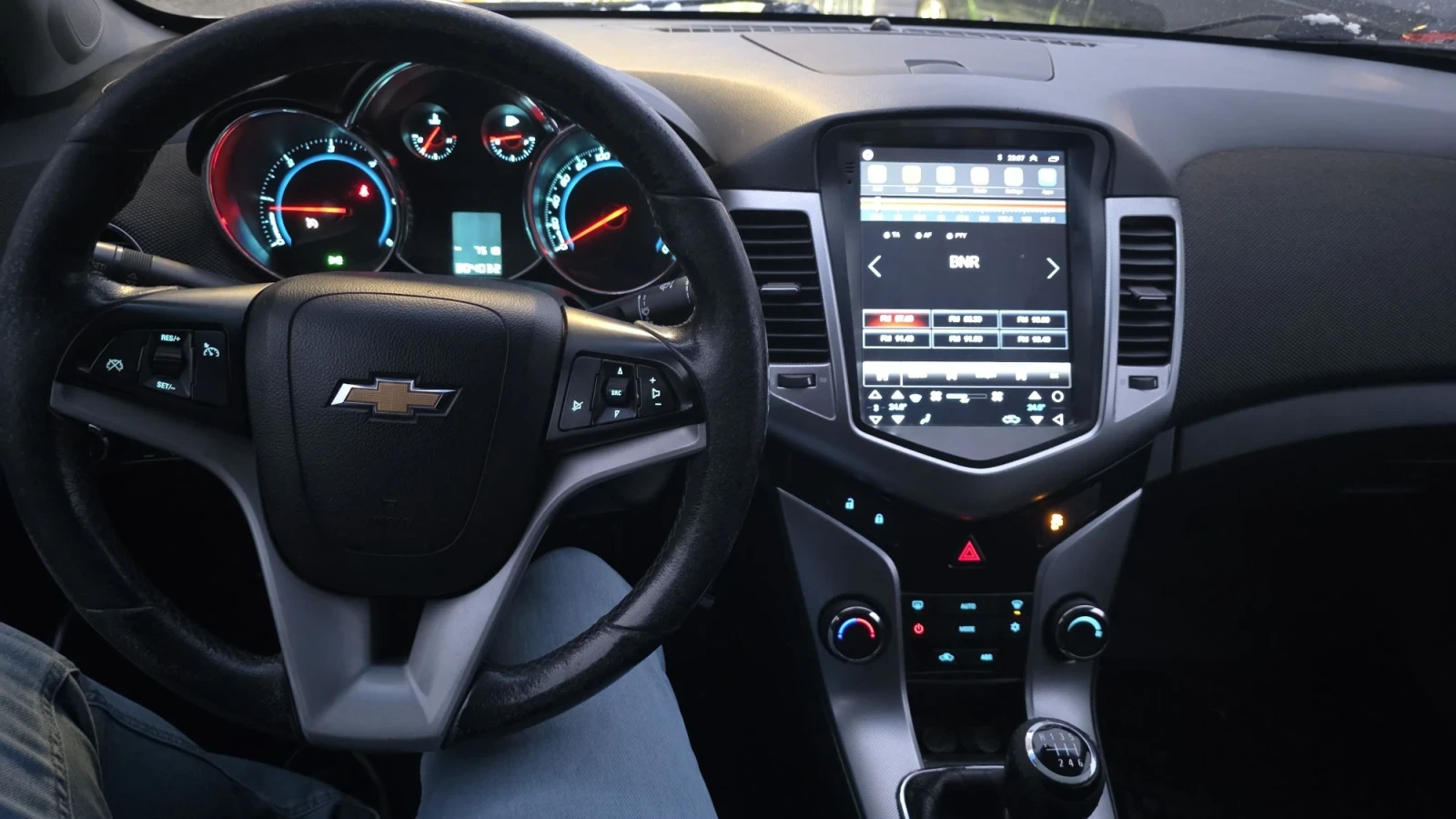 Chevrolet Cruze 2.0, снимка 8 - Автомобили и джипове - 56596741