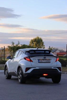 Toyota C-HR 2.0 - Hybrid, снимка 4