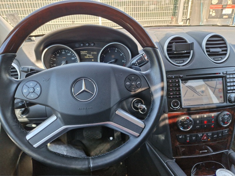 Mercedes-Benz ML 550, снимка 7 - Автомобили и джипове - 45932221