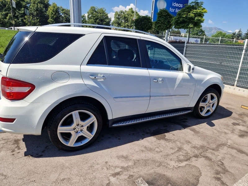 Mercedes-Benz ML 550, снимка 3 - Автомобили и джипове - 45932221