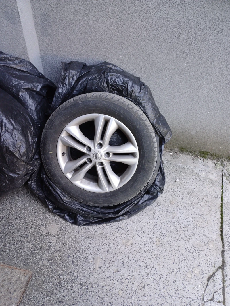 Nissan Qashqai, снимка 8 - Автомобили и джипове - 52282266