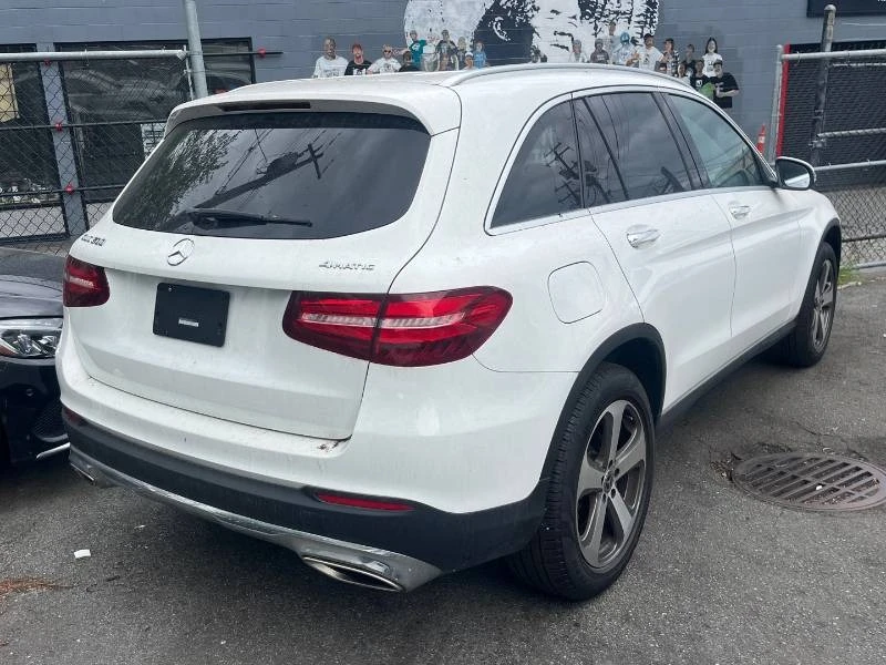 Mercedes-Benz GLC 300 * 4MATIC * PANO * ПОДГРЕВ * КАМЕРА * ПАМЕТ, снимка 5 - Автомобили и джипове - 54893637