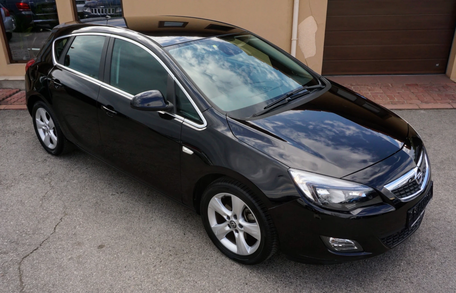 Opel Astra 1.6T COSMO S - изображение 2