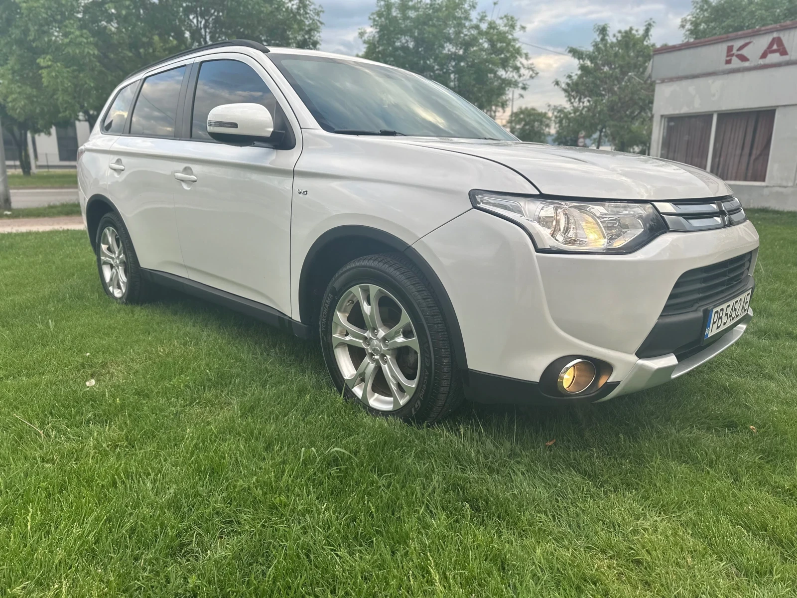 Mitsubishi Outlander 3.0 V6 GT Газов инжекцион  - изображение 4