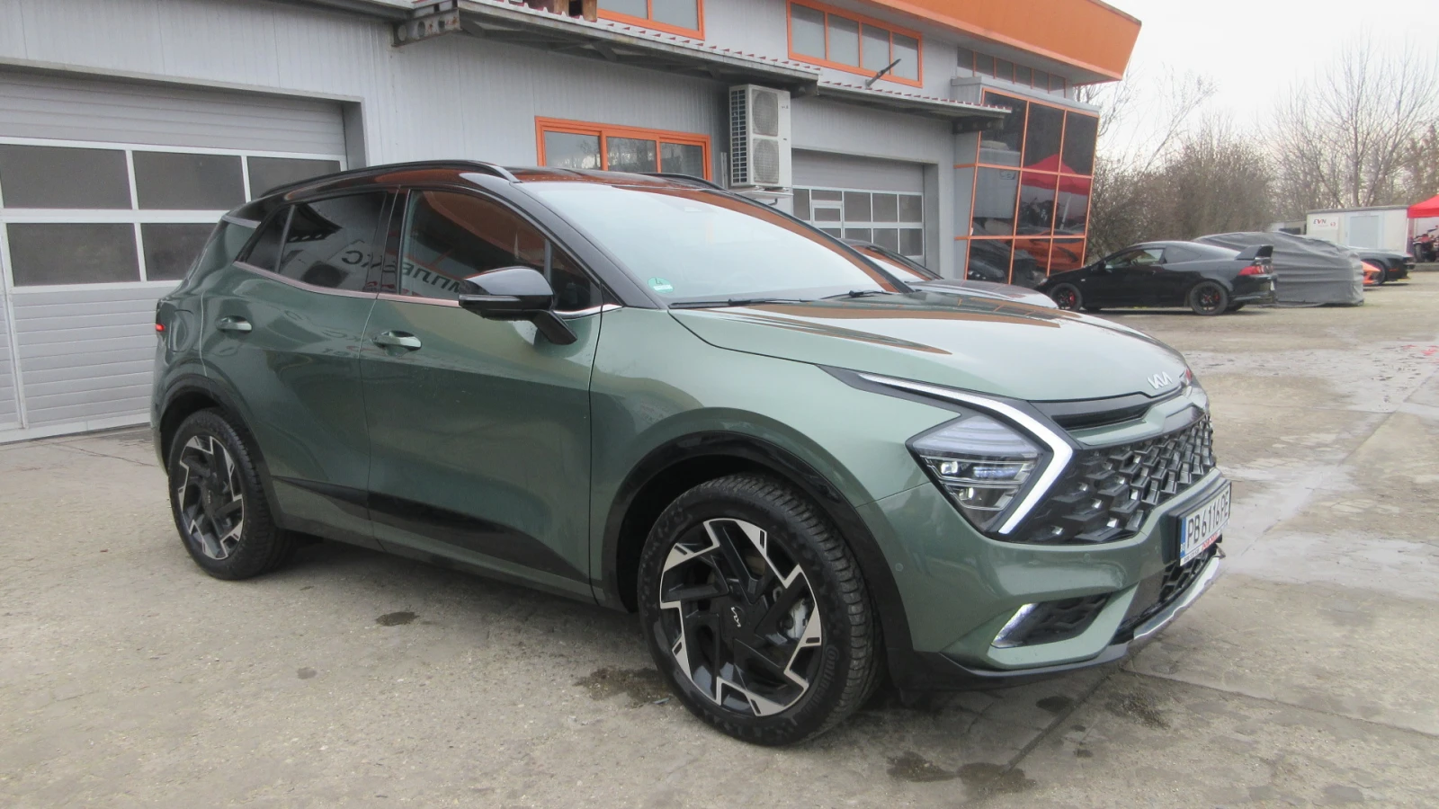 Kia Sportage  GT-LINE-PLUG IN HYBRID PHEV 4x4 252HP-ГАРАНЦИОНЕН - изображение 3