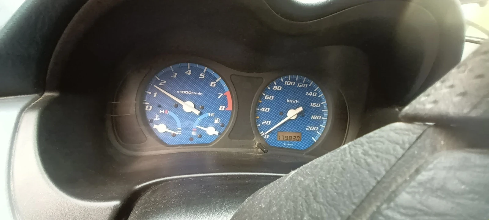 Honda Hr-v Генерация 1ва, снимка 11 - Автомобили и джипове - 53716472