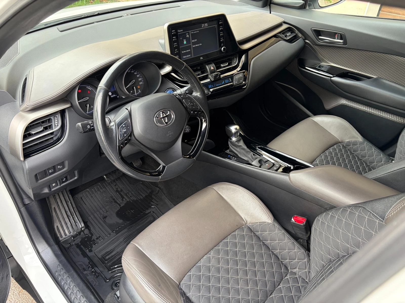 Toyota C-HR 2.0 Hybrid e-CVT Classy Facelift- в Гаранция, снимка 6 - Автомобили и джипове - 54090602