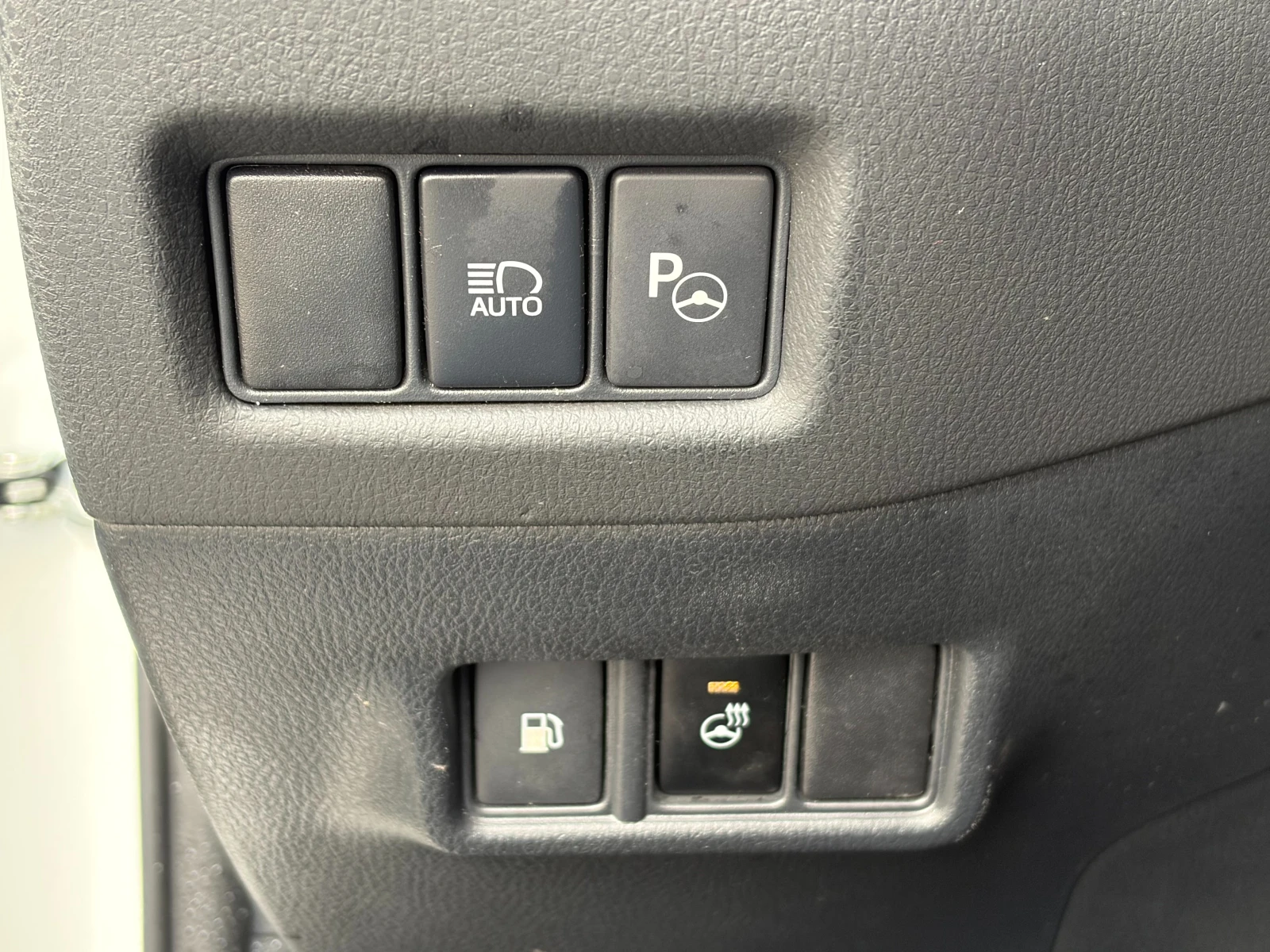 Toyota C-HR 2.0 Hybrid e-CVT Classy Facelift- в Гаранция, снимка 8 - Автомобили и джипове - 54090602