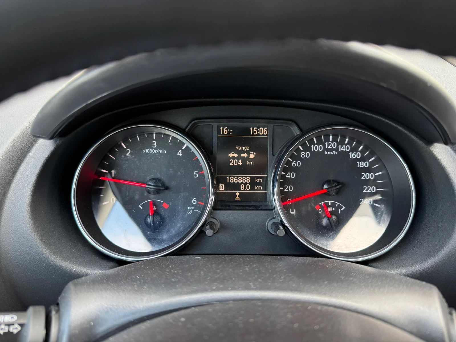 Nissan Qashqai 1.5dCI 6 скорости 2013, снимка 16 - Автомобили и джипове - 54236704