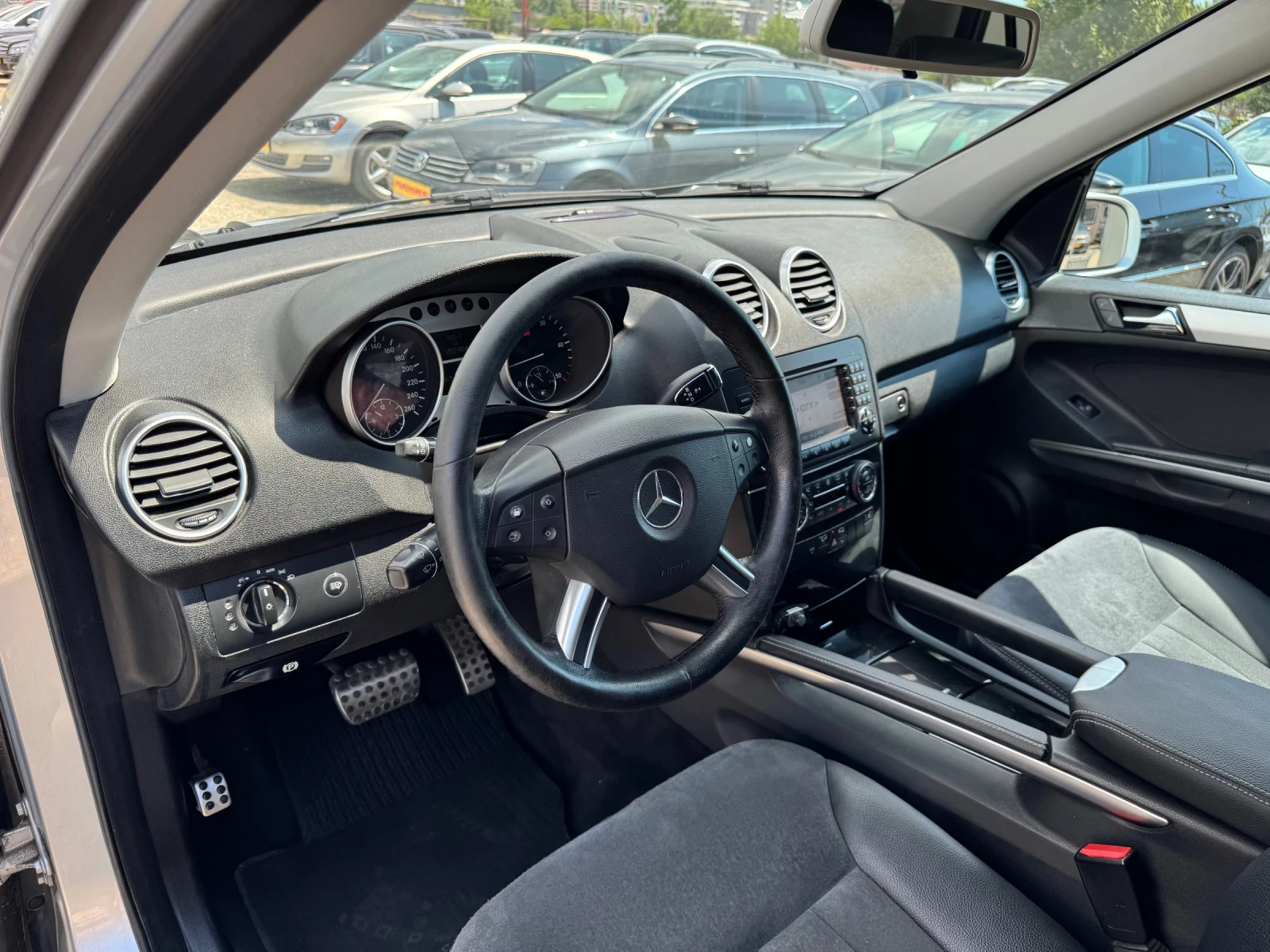 Mercedes-Benz ML 320 3.2CDI 4matic, снимка 11 - Автомобили и джипове - 54854859
