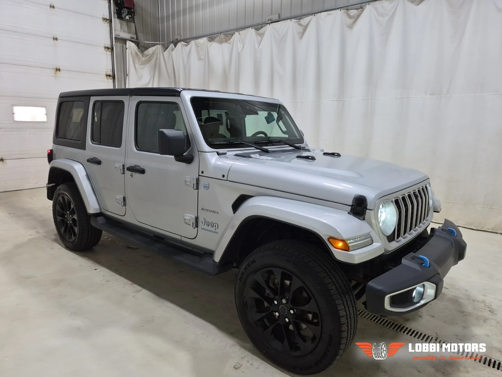 Jeep Wrangler, снимка 2 - Автомобили и джипове - 56295671
