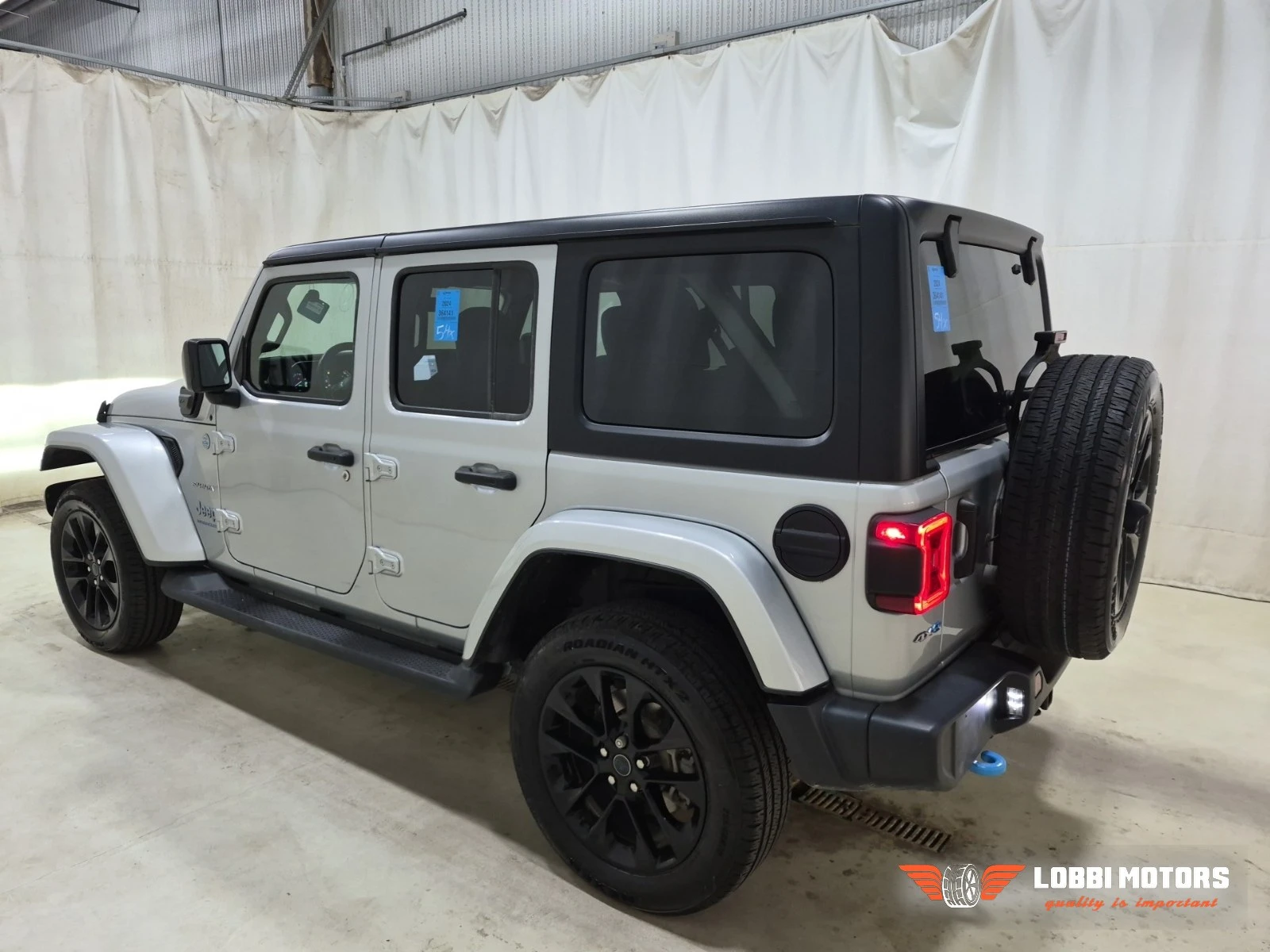 Jeep Wrangler, снимка 4 - Автомобили и джипове - 56295671