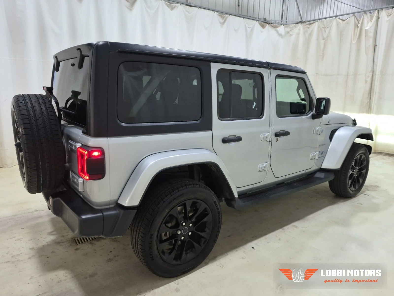 Jeep Wrangler, снимка 3 - Автомобили и джипове - 56295671