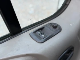 Opel Vivaro 1.9D* 2008г* ТОВАРЕН* Външни Забележки* , снимка 8