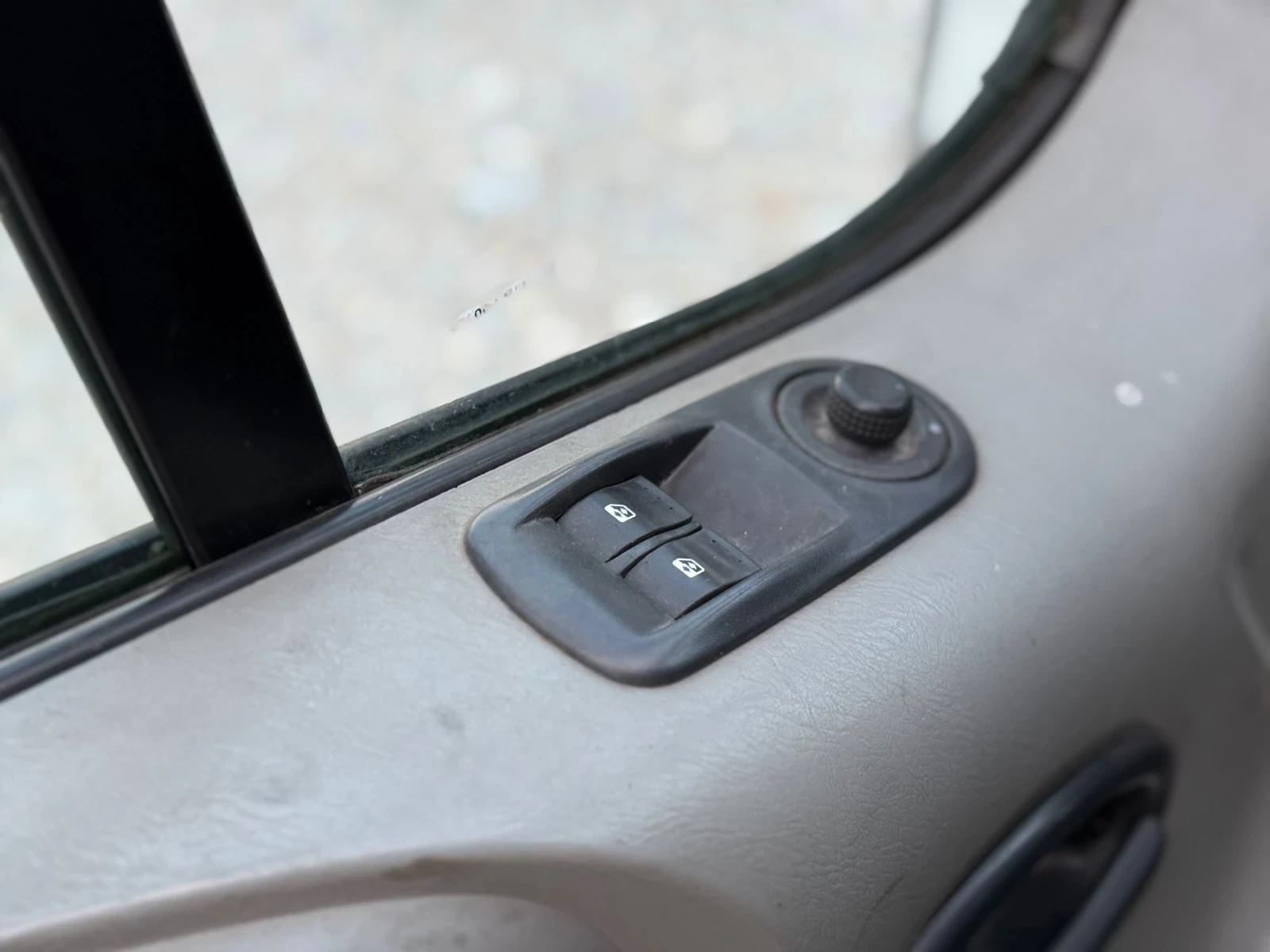 Opel Vivaro 1.9D* 2008г* ТОВАРЕН* Външни Забележки*  - изображение 8