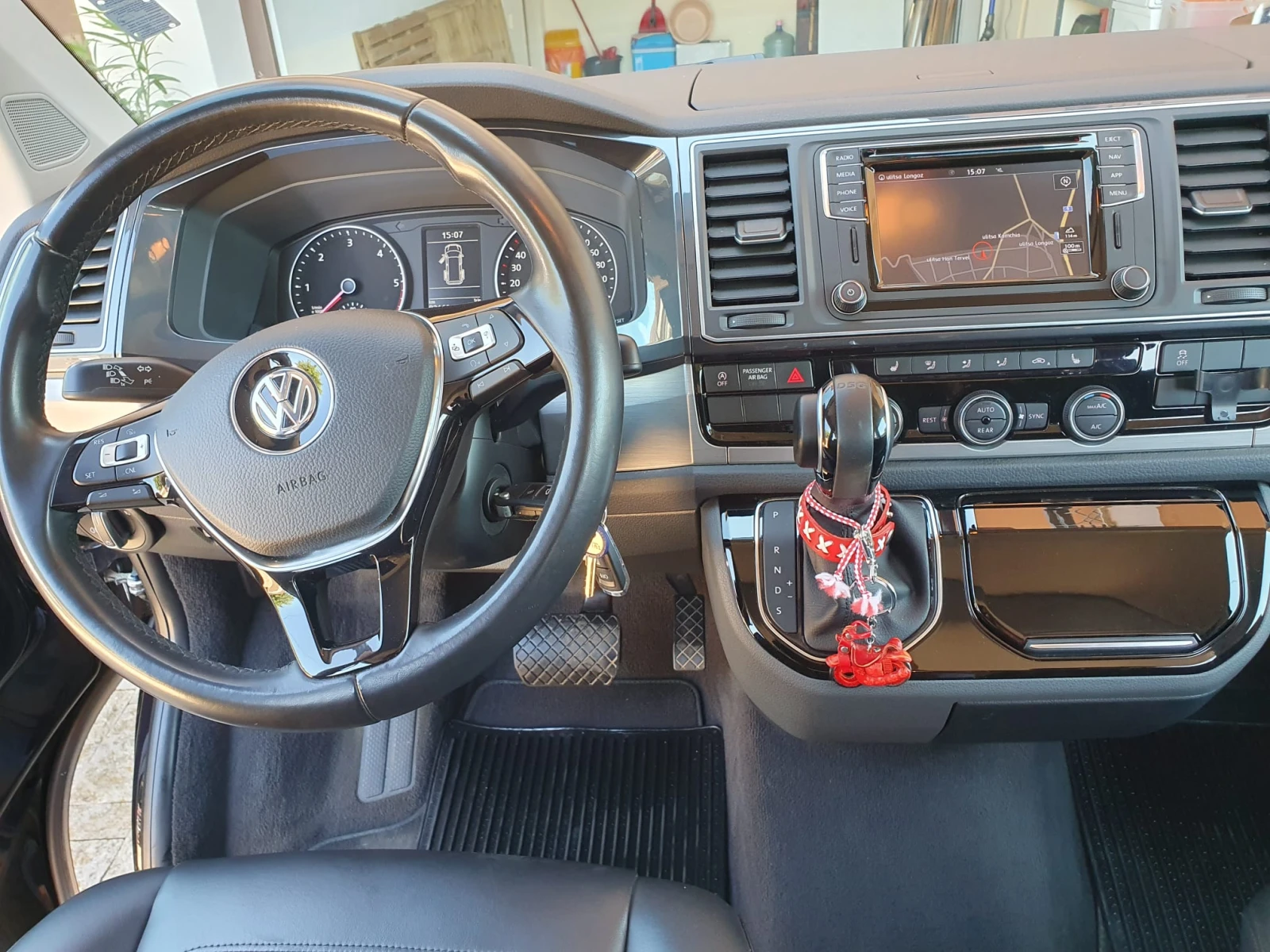 VW Multivan, снимка 8 - Бусове и автобуси - 54967299