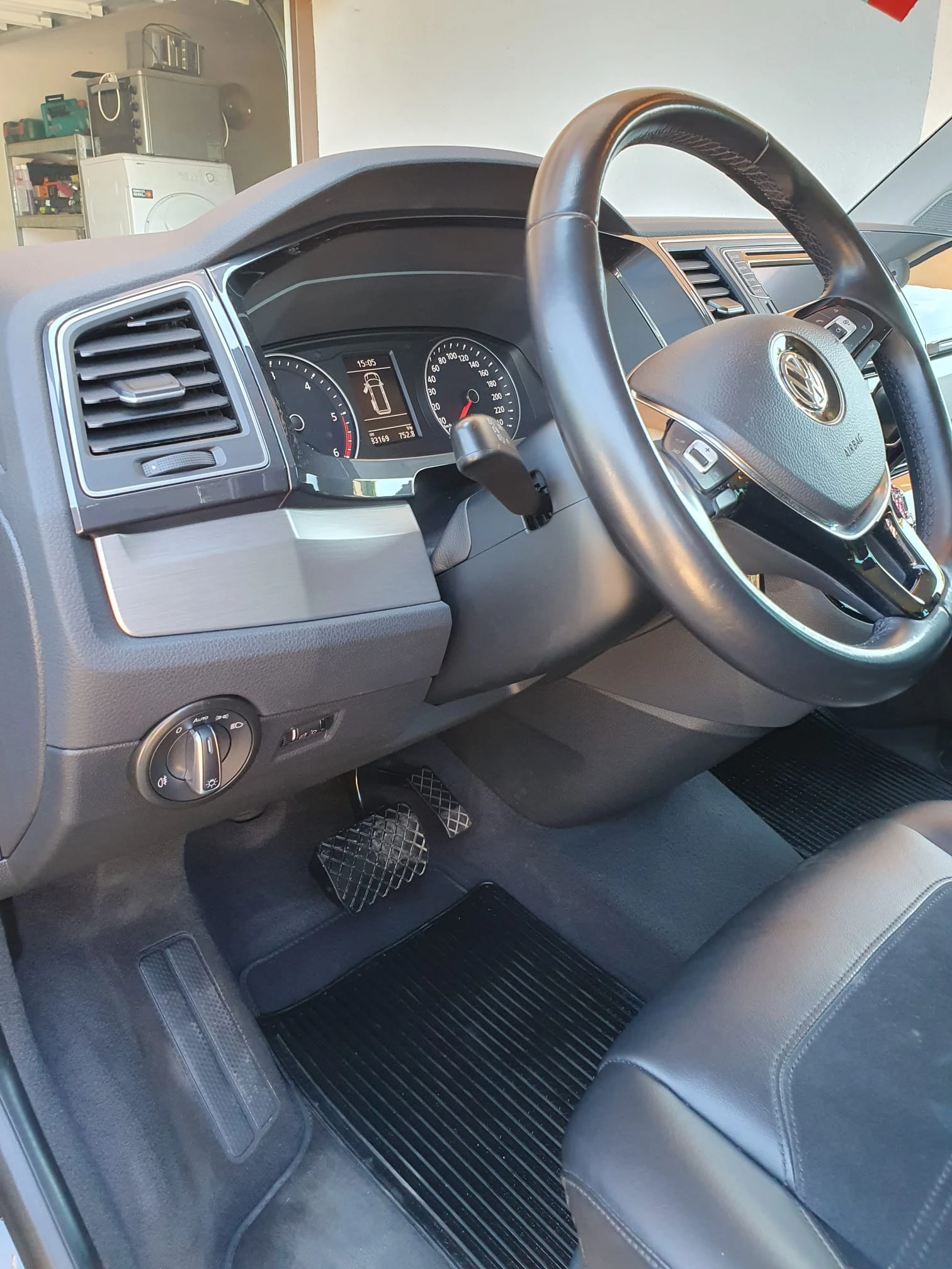 VW Multivan, снимка 15 - Бусове и автобуси - 54967299