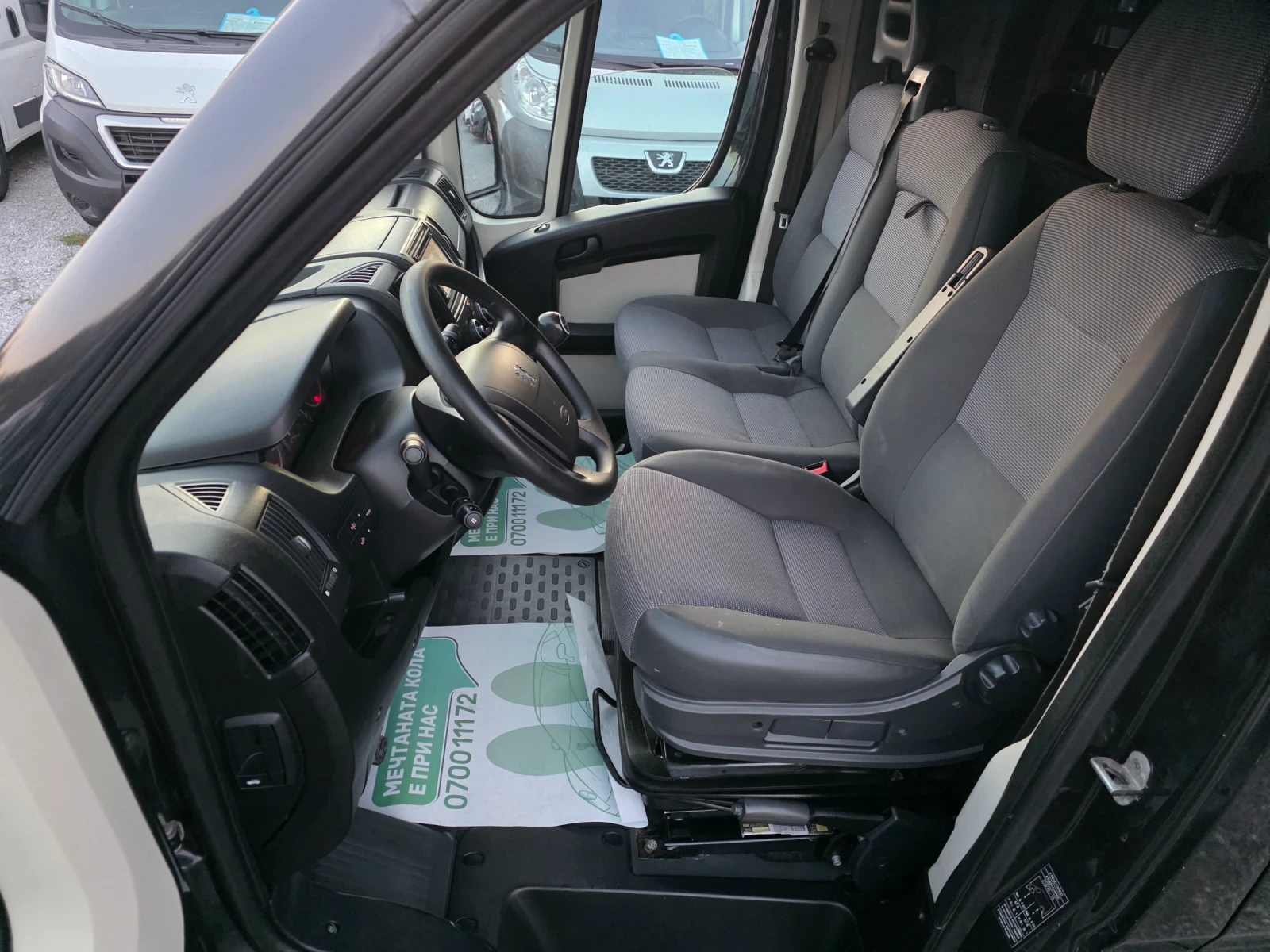 Peugeot Boxer 3.0 hdi 180ps Климатик Темпомат Камера, снимка 15 - Бусове и автобуси - 56135504