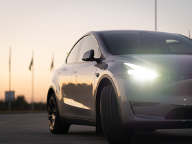 Tesla Model Y Long Range - Удължена Гаранция, снимка 1 - Автомобили и джипове - 42355441