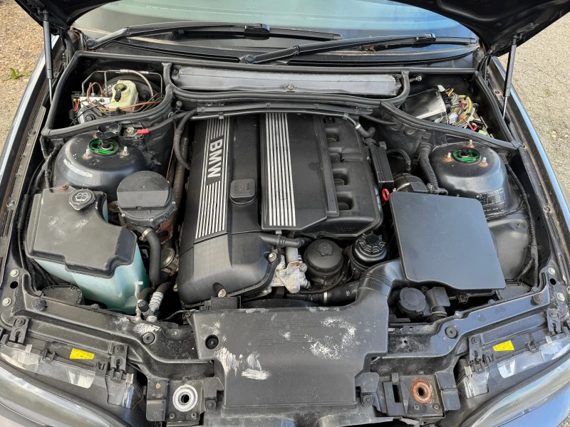 BMW 330 I м пакет, снимка 8 - Автомобили и джипове - 52349390