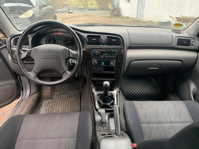 Subaru Legacy 2.0i 125кс. 4x4, снимка 7 - Автомобили и джипове - 39860678