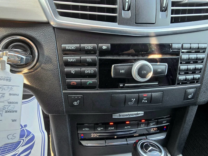 Mercedes-Benz E 250 AVANTGARDE/LED, снимка 10 - Автомобили и джипове - 53188897