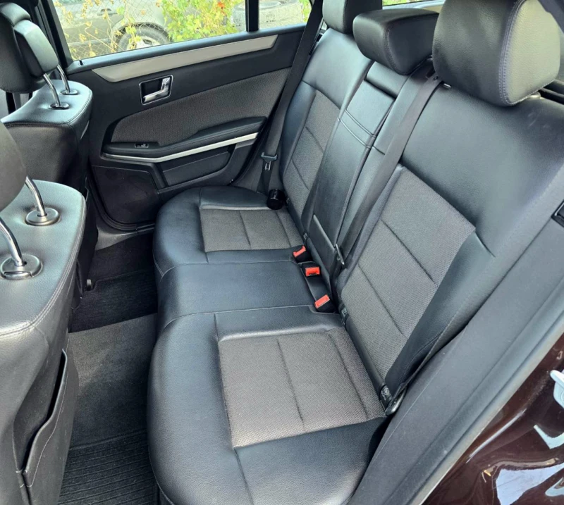 Mercedes-Benz E 250 AVANTGARDE/LED, снимка 13 - Автомобили и джипове - 53188897