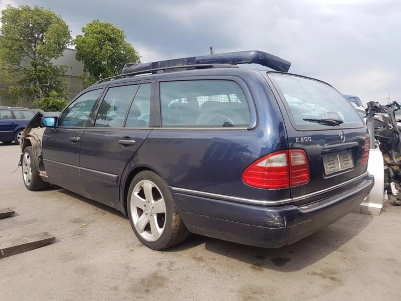 Mercedes-Benz E 200 E200 Кожен Салон, снимка 1 - Автомобили и джипове - 47532492